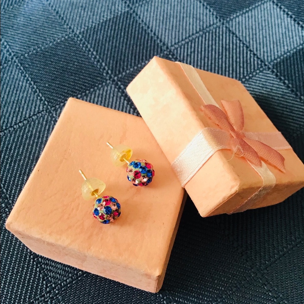 Earrings - Picture 3 of 4